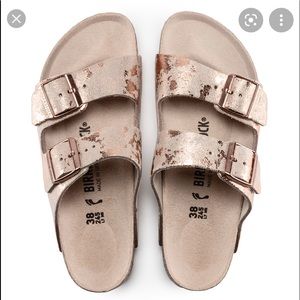 BIRKENSTOCKS. Arizona vintage metallic rose
